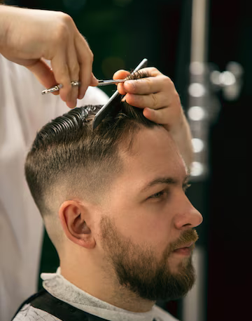 Tuns bărbați Dumbrăvița – servicii profesionale de frizerie pentru un look îngrijit și modern